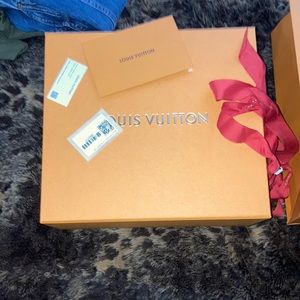 authentic louis vuttion box!